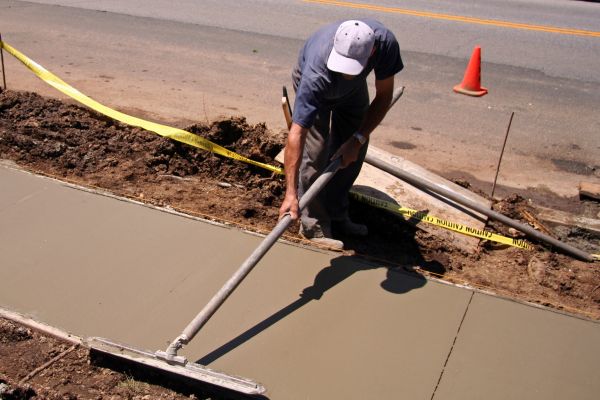 Sidewalk Building in Moses Lake